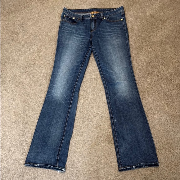 Tory Burch Boot Cut Jeans with Vintage Wash - Picture 1 of 12